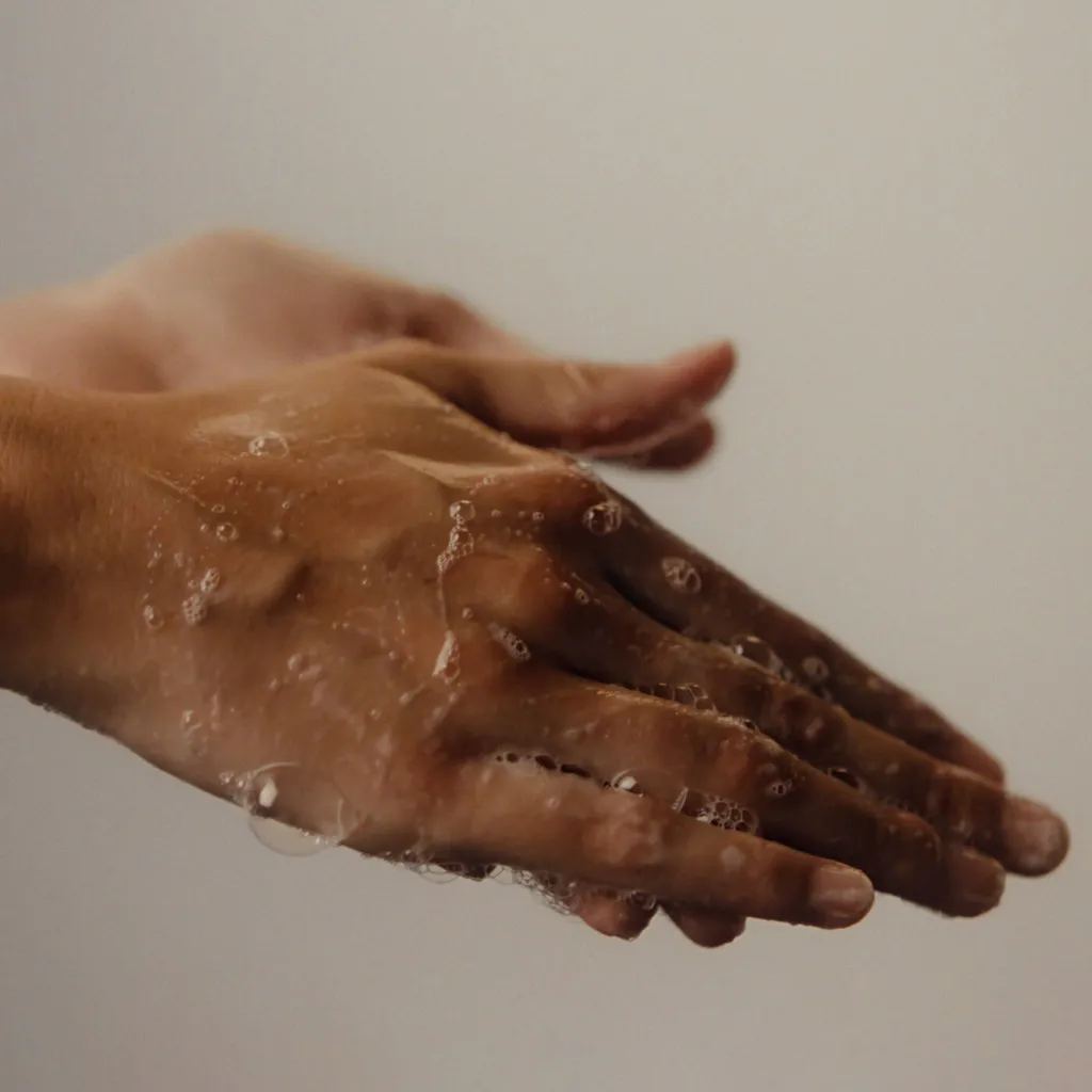 Aesop_Hand_Resurrection_Aromatique_Hand_Wash_500mL_NGL_Use_2000x2000px.webp