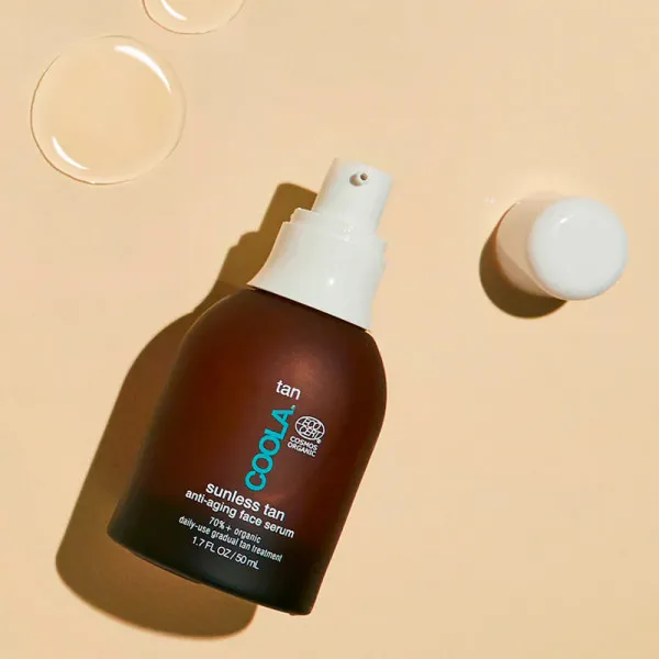 sunless-tan-anti-aging-face-serum-serum-visage-anti-age-bronzant-sans-soleil.webp