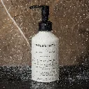 stillness_shower_oil_aplication_03_1125x.webp